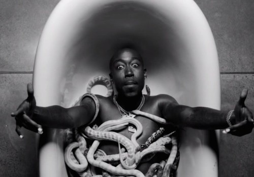 Gangsta Gibbs entre serpents et baignoire mortuaire