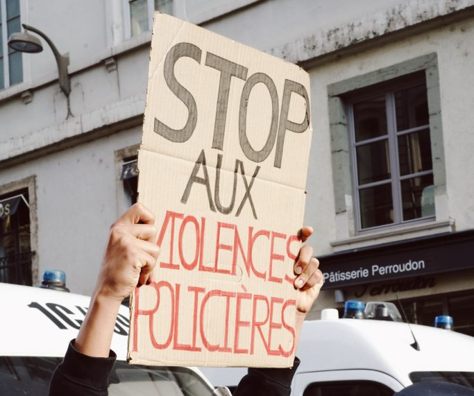 Violences policières : la parole au rap français