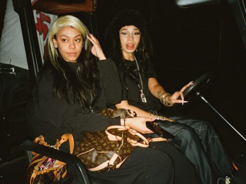 J. Money, Anycia et Karrahbooo flexent leur propre voie sur R3SET